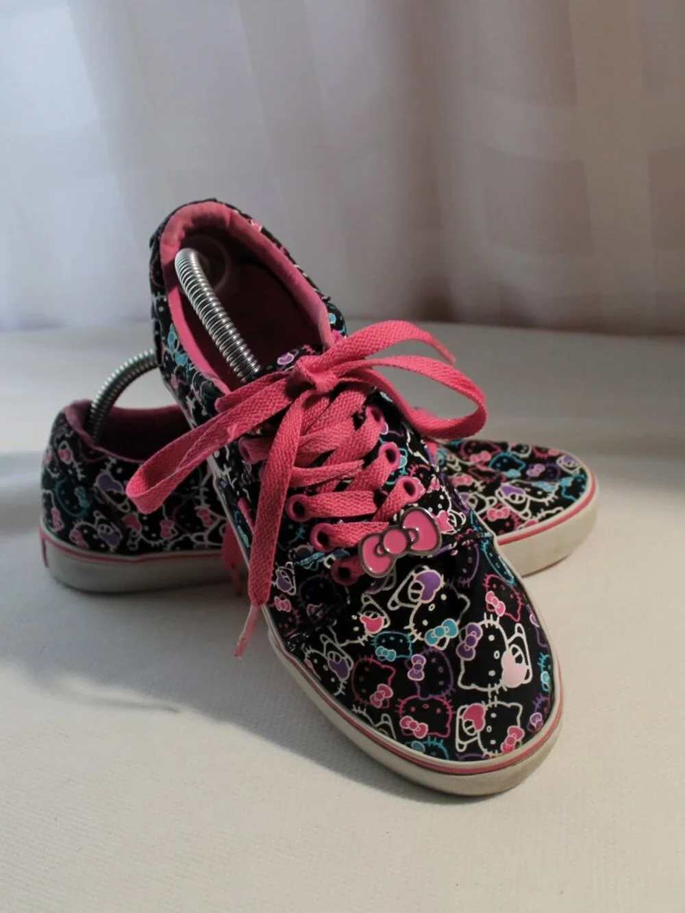 Hello Kitty Vans with Bow Charms Size 6